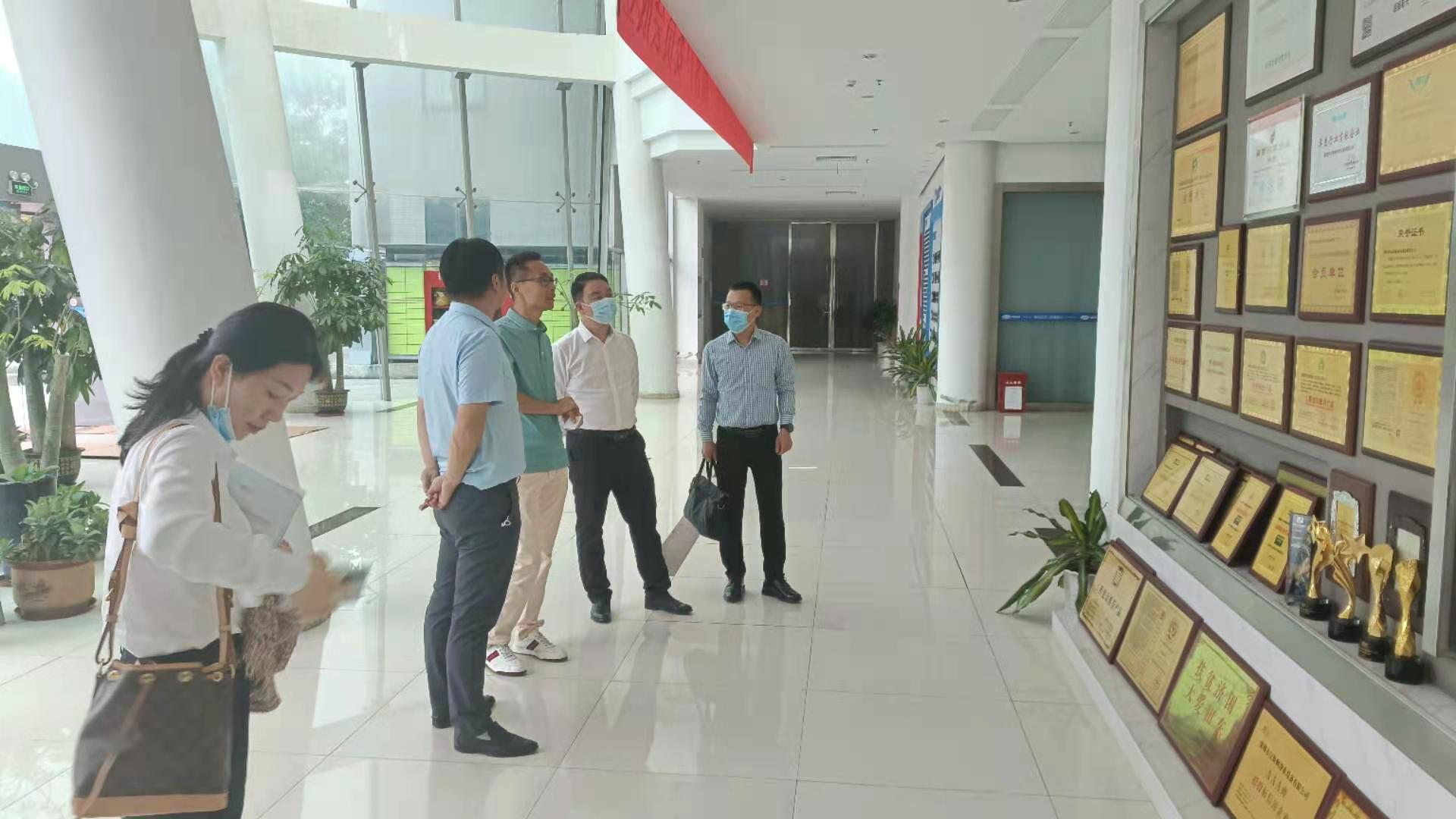 【企業新聞】明光市招商考察團蒞臨漢斯頓集團，開展參觀考察
